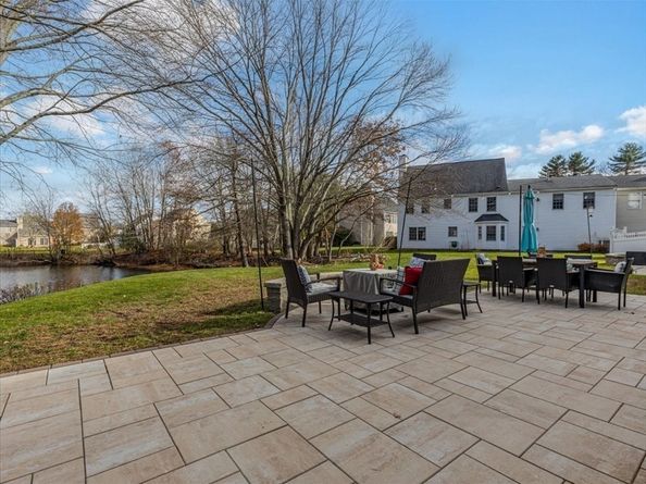 137 Clear Pond Dr 137, Walpole MA 02081