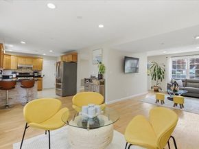 137 Clear Pond Dr 137, Walpole MA 02081