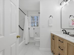 137 Clear Pond Dr 137, Walpole MA 02081