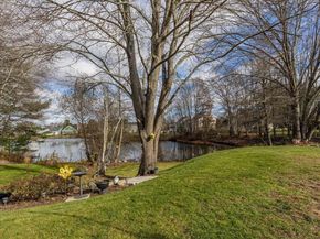 137 Clear Pond Dr 137, Walpole MA 02081