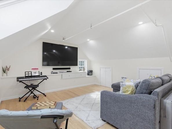 137 Clear Pond Dr 137, Walpole MA 02081