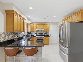 137 Clear Pond Dr 137, Walpole MA 02081