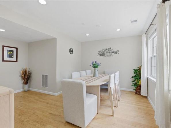 137 Clear Pond Dr 137, Walpole MA 02081