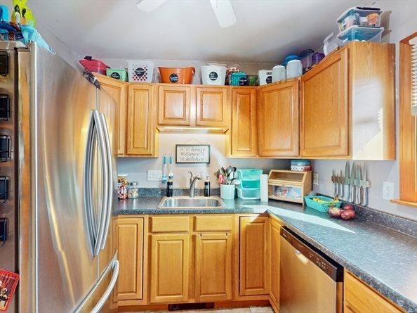 10 Huntington Avenue, Blackstone MA 01504