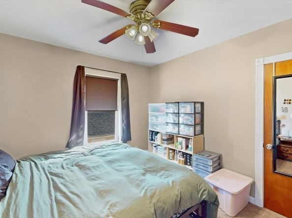 10 Huntington Avenue, Blackstone MA 01504