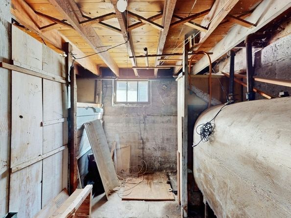 10 Huntington Avenue, Blackstone MA 01504