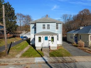 10 Huntington Avenue, Blackstone MA 01504