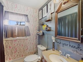 10 Huntington Avenue, Blackstone MA 01504