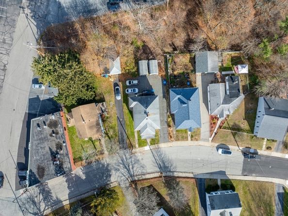 10 Huntington Avenue, Blackstone MA 01504