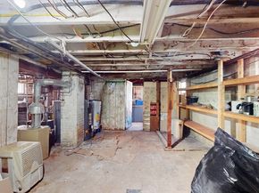 10 Huntington Avenue, Blackstone MA 01504