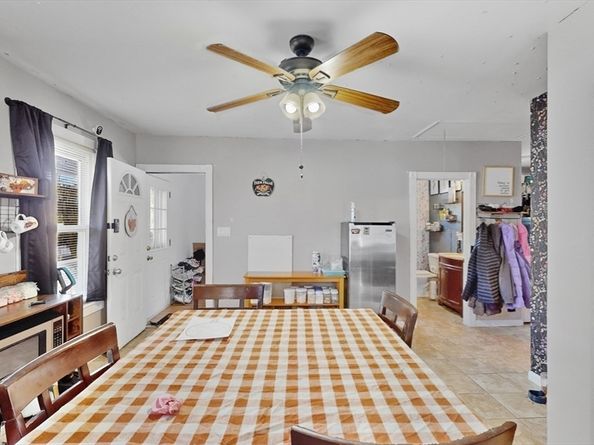 10 Huntington Avenue, Blackstone MA 01504