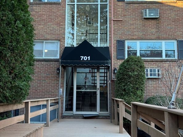 701 Adams 9, Boston MA 02122