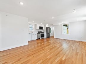 290 Washington St 2, Marblehead MA 01945