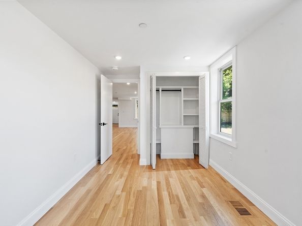 290 Washington St 2, Marblehead MA 01945