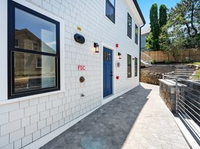 290 Washington St 2, Marblehead MA 01945