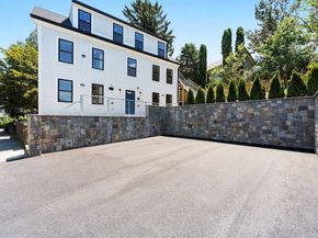 290 Washington St 2, Marblehead MA 01945