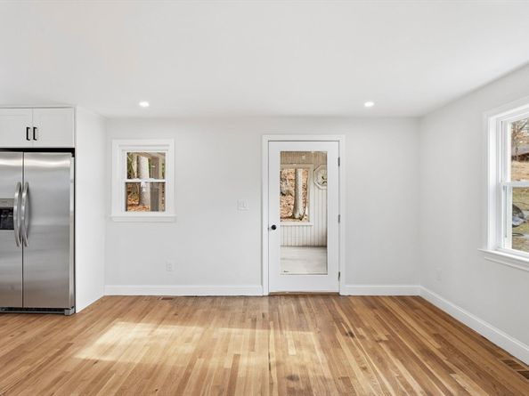 5 Shady Lane Dr, Burlington MA 01803