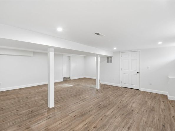 5 Shady Lane Dr, Burlington MA 01803