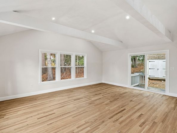 5 Shady Lane Dr, Burlington MA 01803