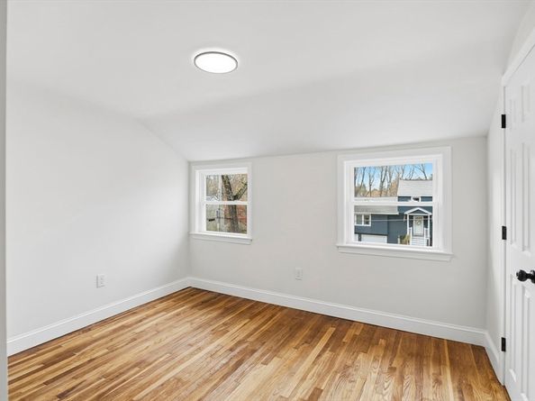 5 Shady Lane Dr, Burlington MA 01803