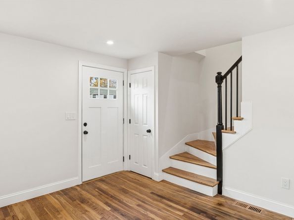 5 Shady Lane Dr, Burlington MA 01803