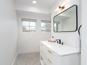 10 Chestnut Pl, Hingham MA 02043