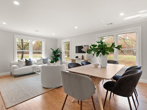 5 Barracks Road 5, Hudson MA 01749