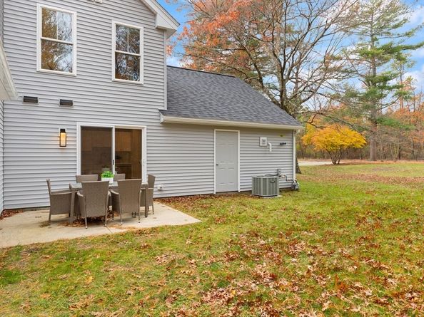 5 Barracks Road 5, Hudson MA 01749