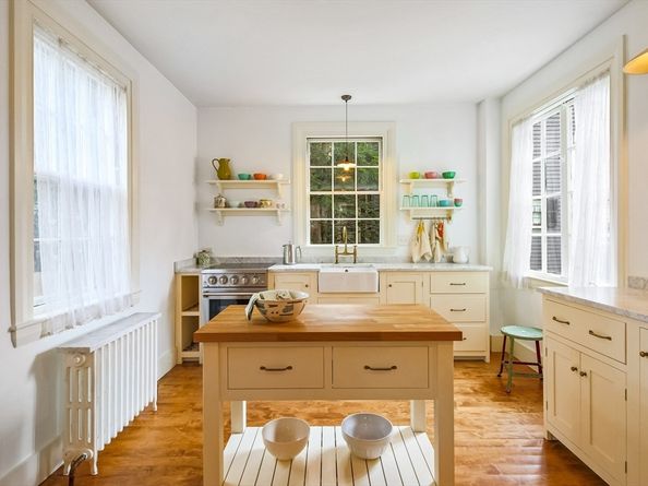 61 William St, Worcester MA 01609