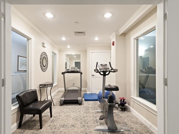 8 Crowninshield St 111, Peabody MA 01960