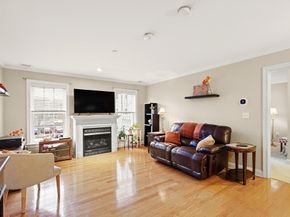 8 Crowninshield St 111, Peabody MA 01960