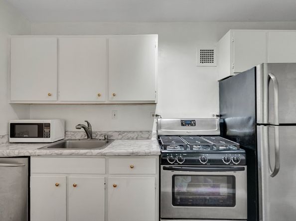 9 Hawthorne Pl 5K, Boston MA 02114