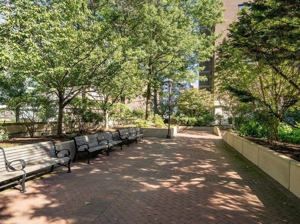 9 Hawthorne Pl 5K, Boston MA 02114