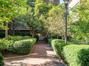 9 Hawthorne Pl 5K, Boston MA 02114