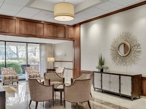 9 Hawthorne Pl 5K, Boston MA 02114