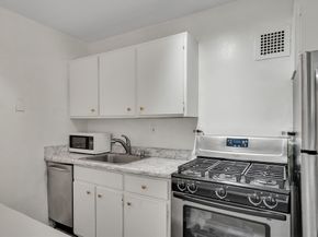 9 Hawthorne Pl 5K, Boston MA 02114