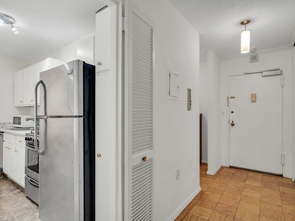 9 Hawthorne Pl 5K, Boston MA 02114