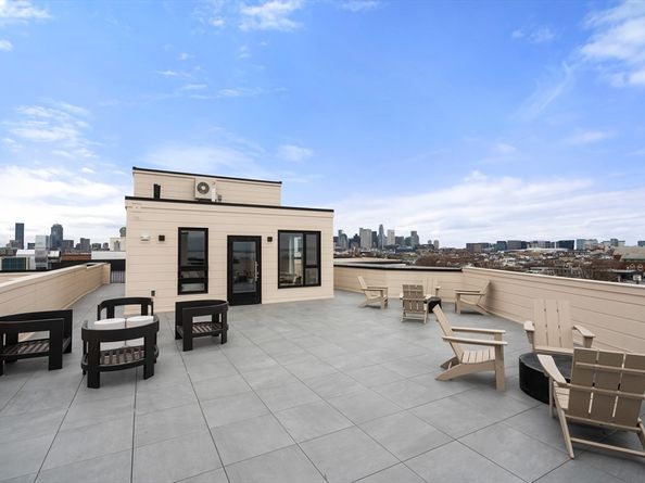 267 Old Colony 402, Boston MA 02127