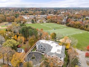 16 Stearns Rd 304, Wellesley MA 02482