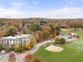 16 Stearns Rd 304, Wellesley MA 02482