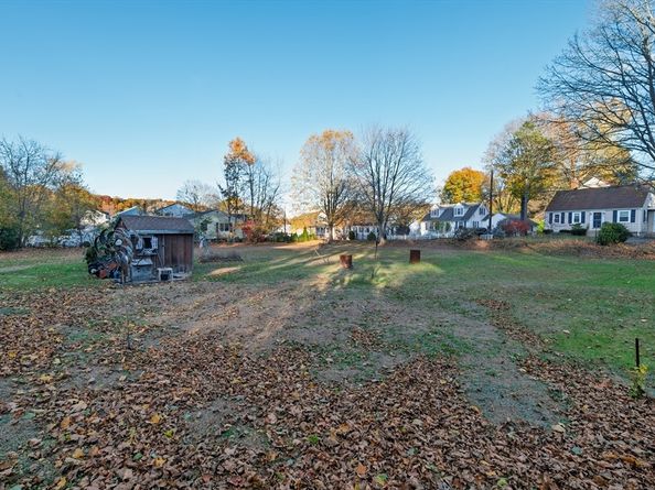 30 Puritan Rd, Weymouth MA 02189