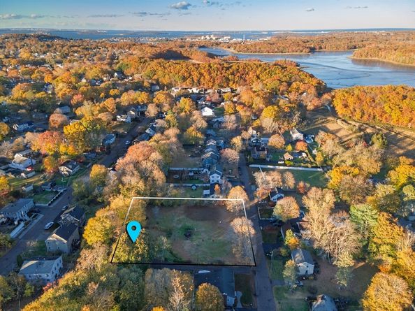 30 Puritan Rd, Weymouth MA 02189