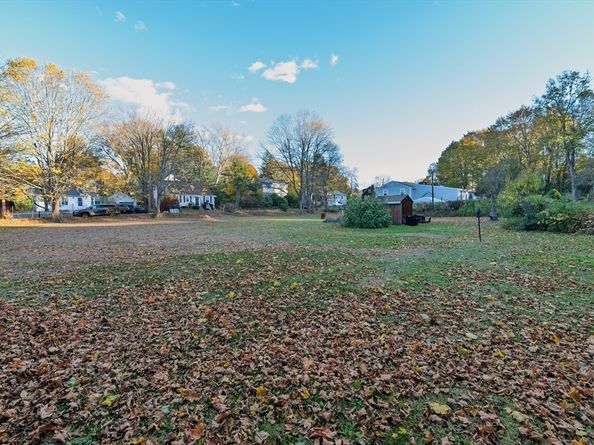 30 Puritan Rd, Weymouth MA 02189