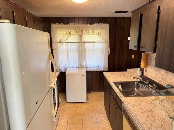 122 Sinclair Rd, Brockton MA 02302