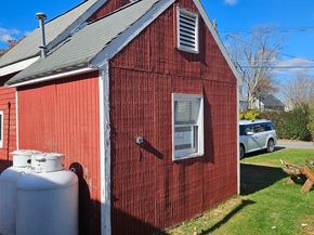 18 Laurel Ave, Sterling MA 01564