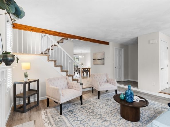 730 Wellman Ave 730, Chelmsford MA 01863