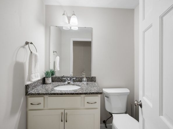 730 Wellman Ave 730, Chelmsford MA 01863