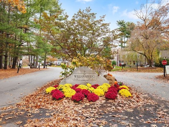 730 Wellman Ave 730, Chelmsford MA 01863