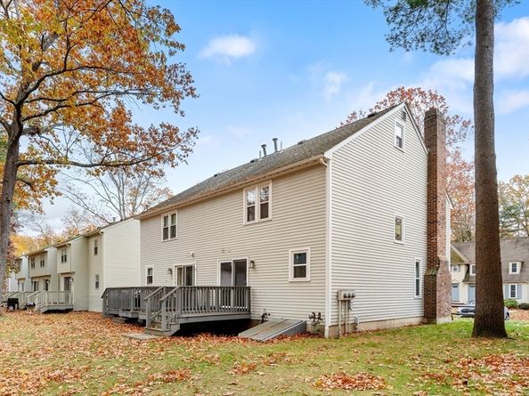 730 Wellman Ave 730, Chelmsford MA 01863