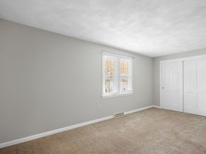 730 Wellman Ave 730, Chelmsford MA 01863